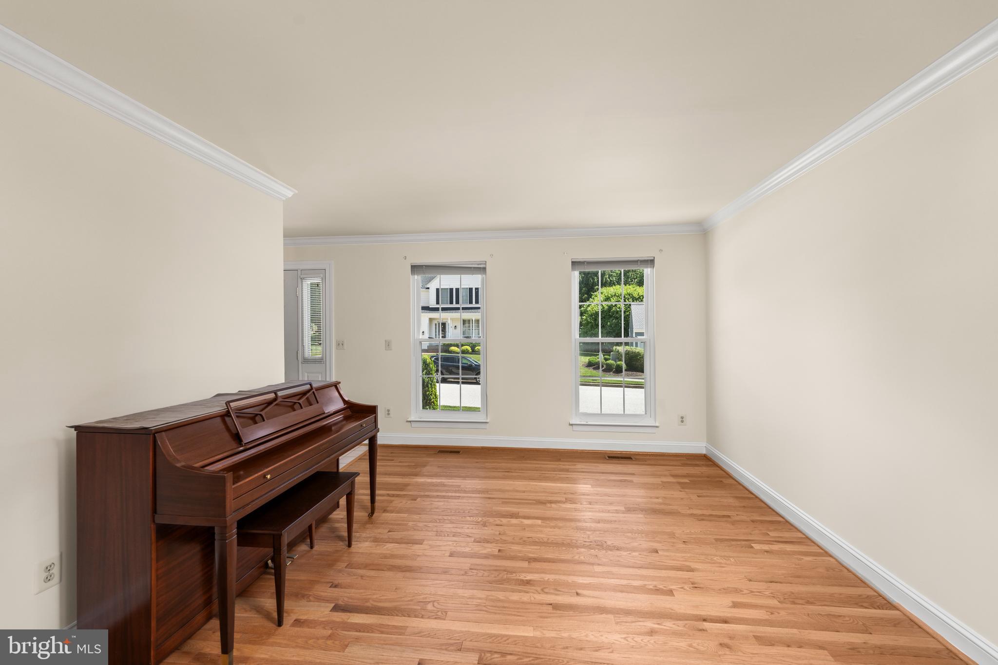 2 Ringleaf Court Cockeysville, MD 21030 - Photo 9 of 34 Living room with hardwood floors