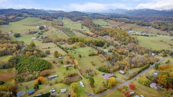 $165,900 | 1566 Mill Creek Road, Unit 1, Fall Branch, TN 37656