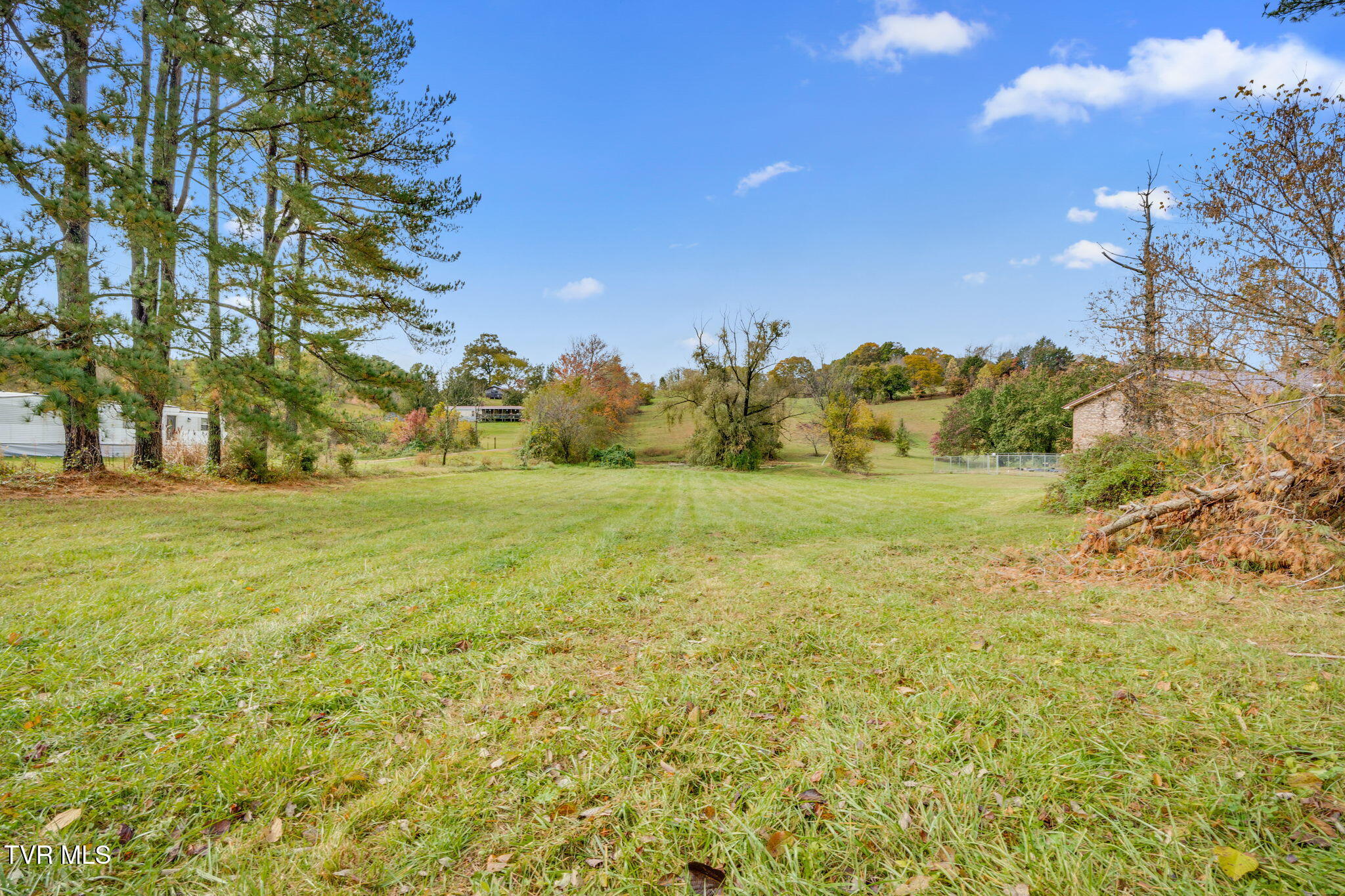 1566 Mill Creek Road, Unit 1 Fall Branch, TN 37656 - Photo 4 of 17 002