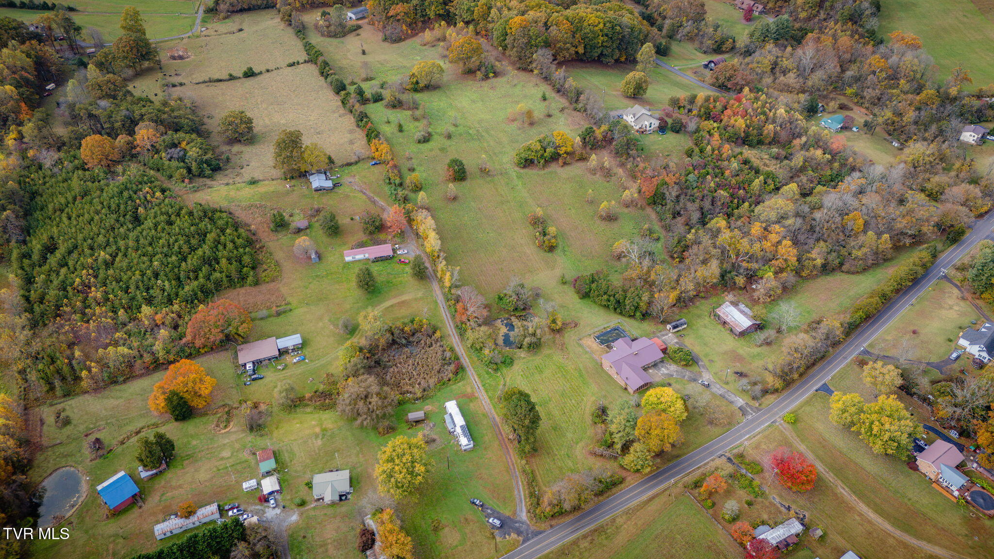 1566 Mill Creek Road, Unit 1 Fall Branch, TN 37656 - Photo 9 of 17 102