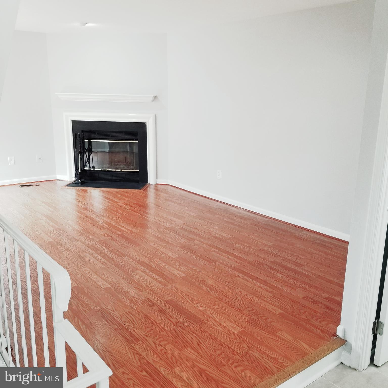 8639 Hawk Run Terrace Gaithersburg, MD 20886 - Photo 3 of 19 Leaving room