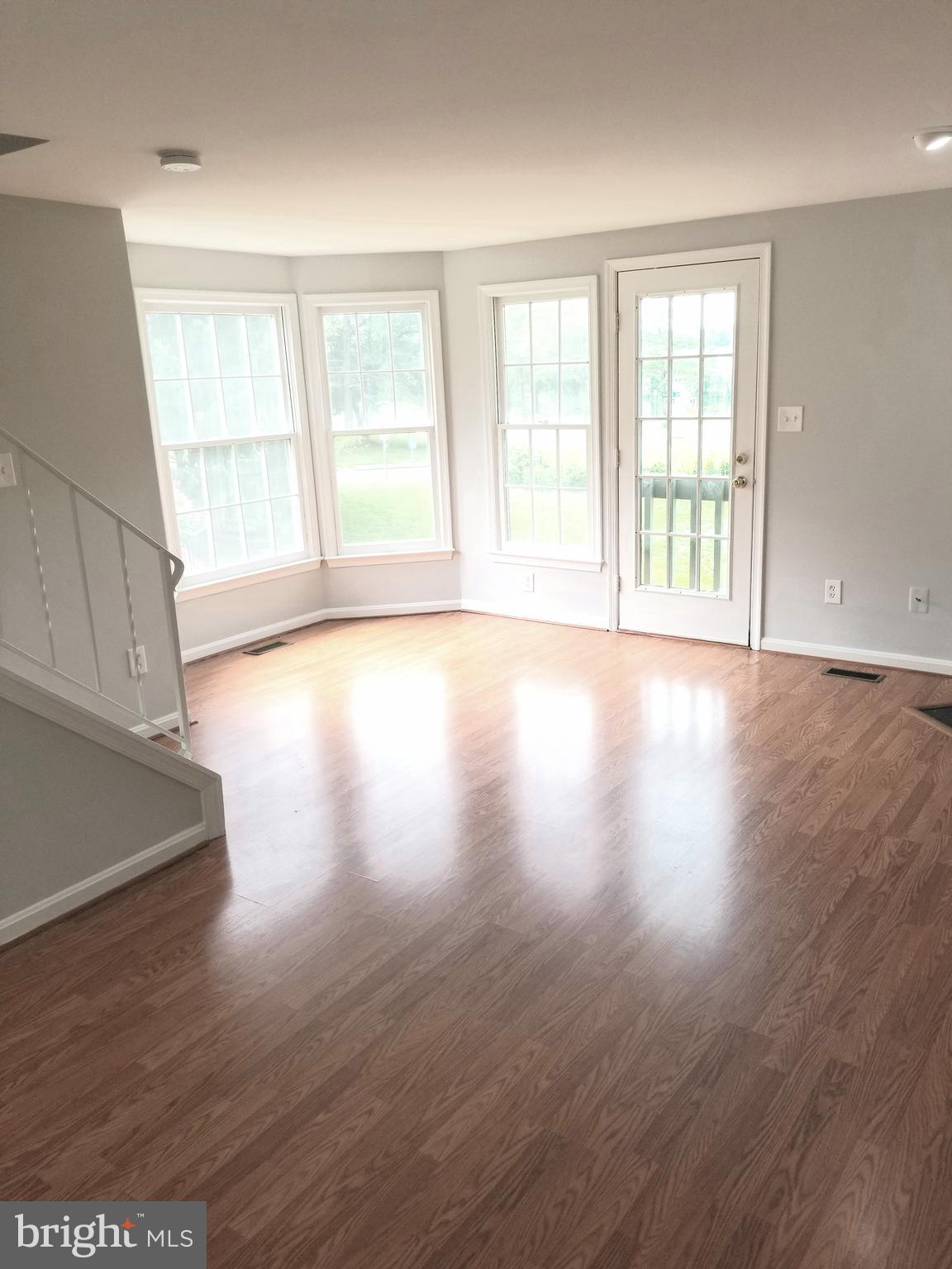 8639 Hawk Run Terrace Gaithersburg, MD 20886 - Photo 5 of 19