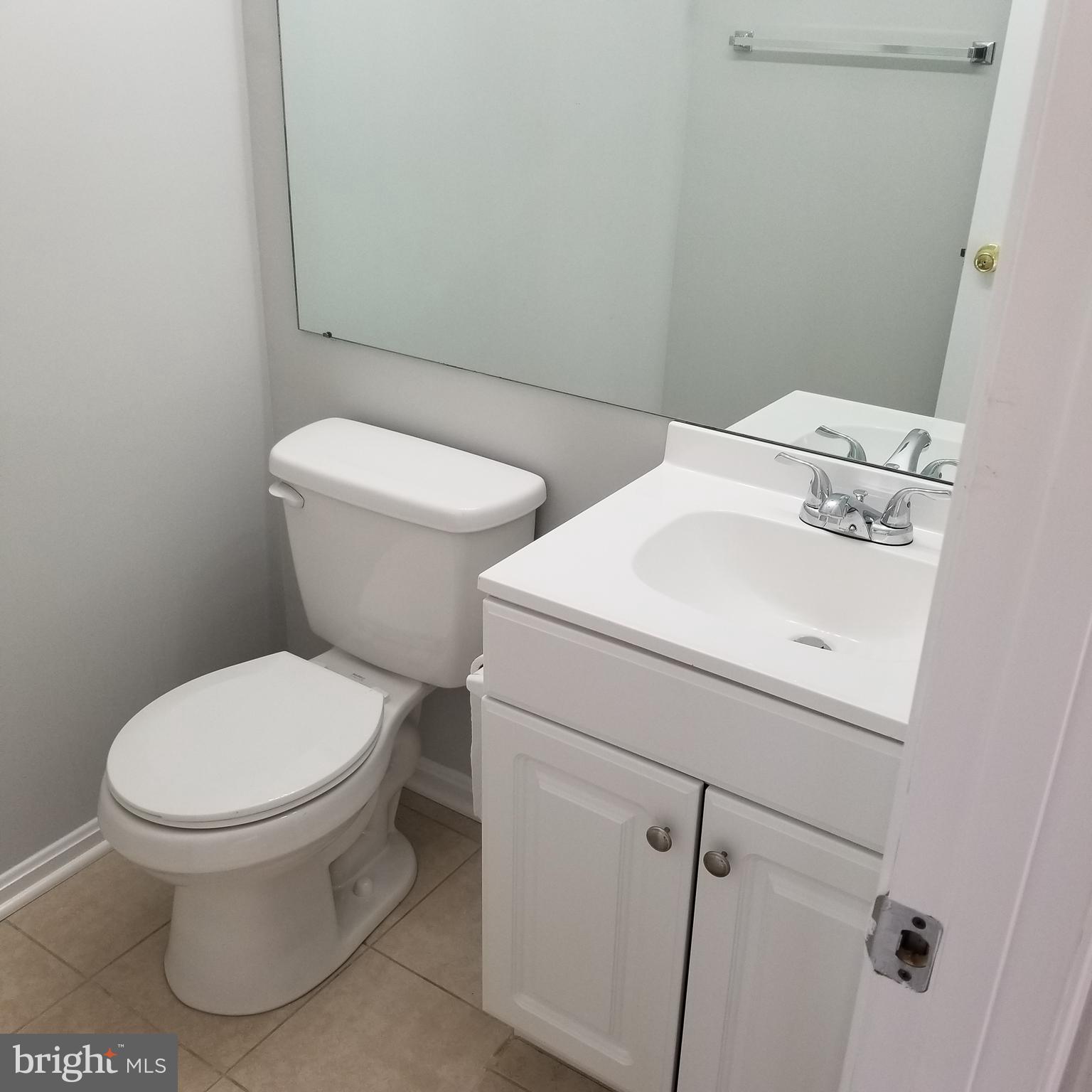 8639 Hawk Run Terrace Gaithersburg, MD 20886 - Photo 8 of 19 Powder room