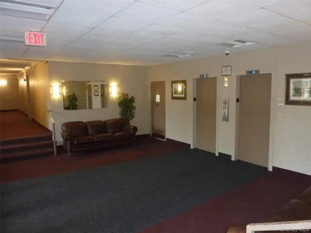 $2,100 | 35 Park Avenue, Unit 2D, Suffern, NY 10901