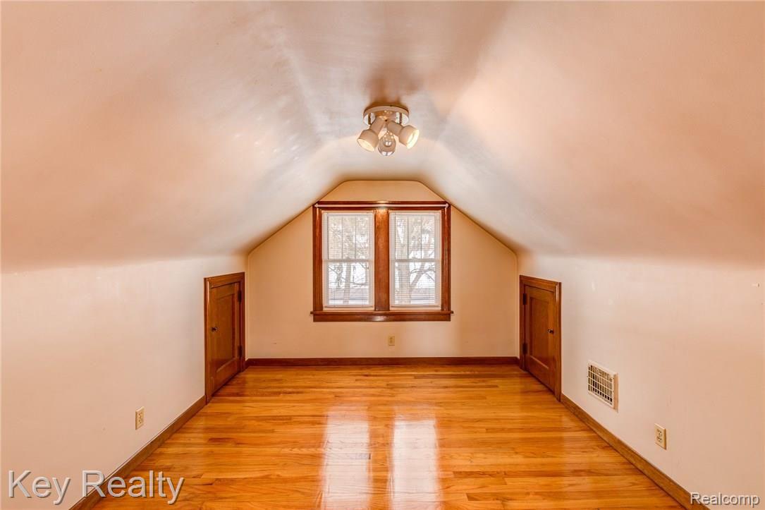 2911 North Custer Road Monroe, MI 48162 - Photo 16 of 28 2911 North Custer-073HDR_2048px.jpg