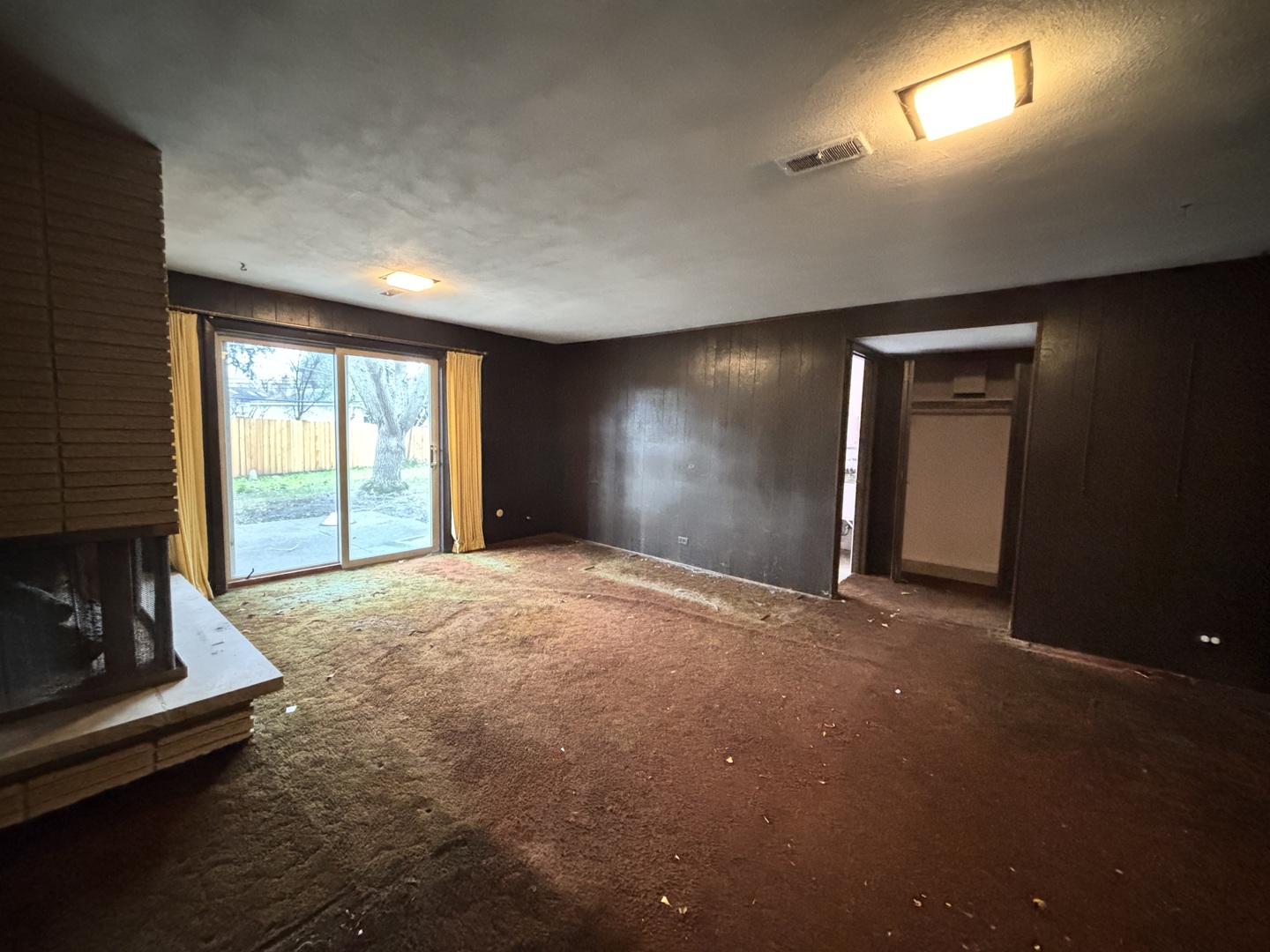 1305 West Mulberry Lane Arlington Heights, IL 60005 - Photo 13 of 14 a view of an empty room with a window