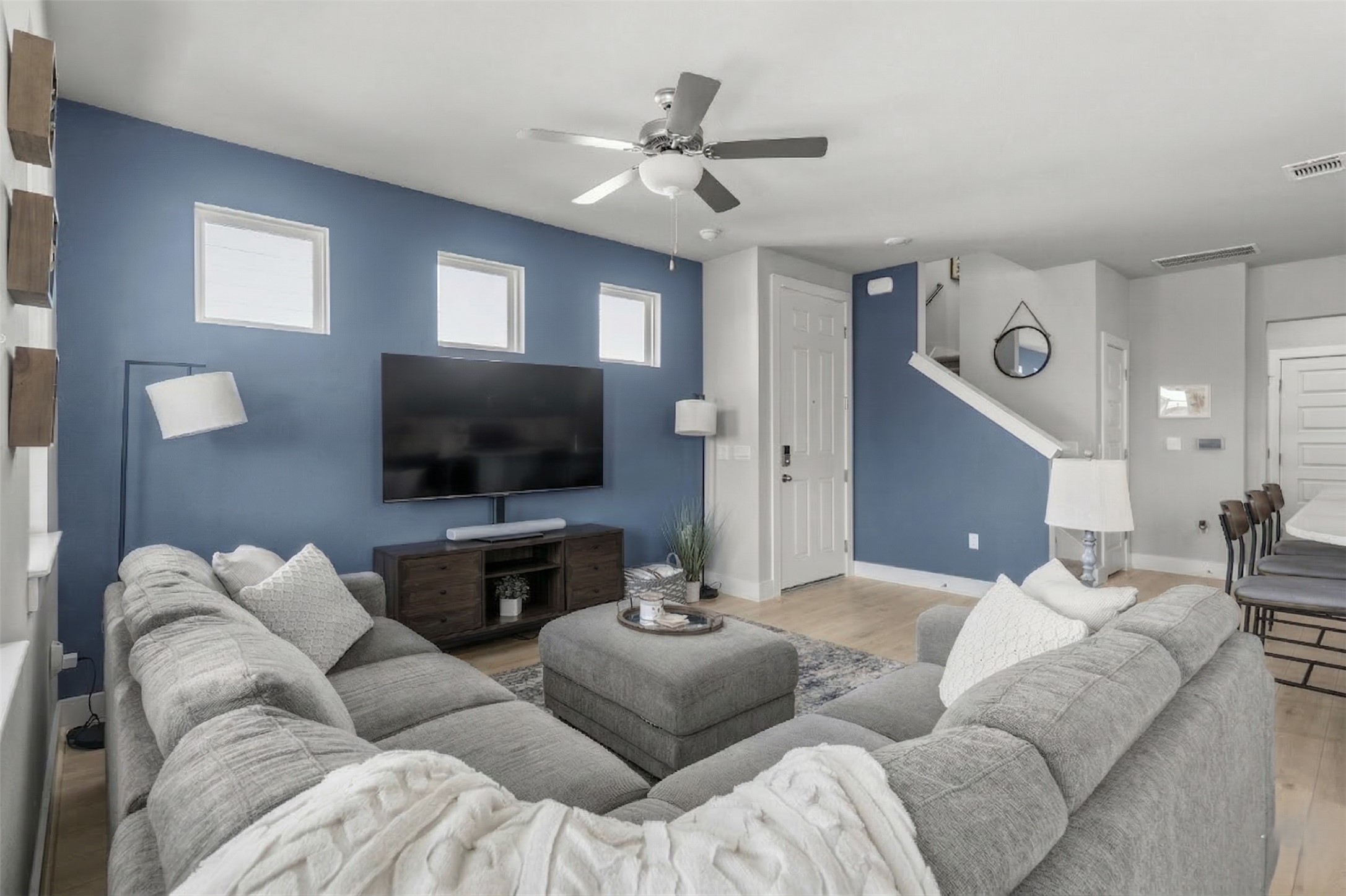 7415 Travertine Spring Drive Austin, TX 78744 - Photo 4 of 30