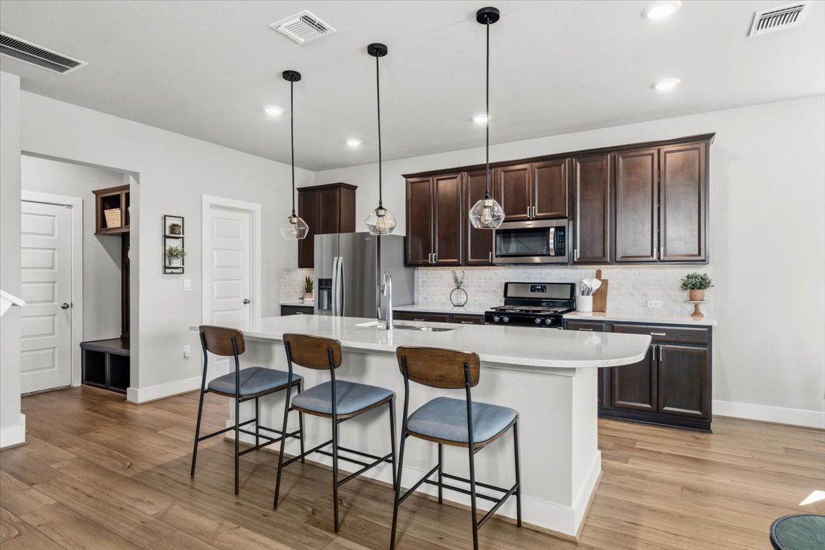 7415 Travertine Spring Drive Austin, TX 78744 - Photo 6 of 30