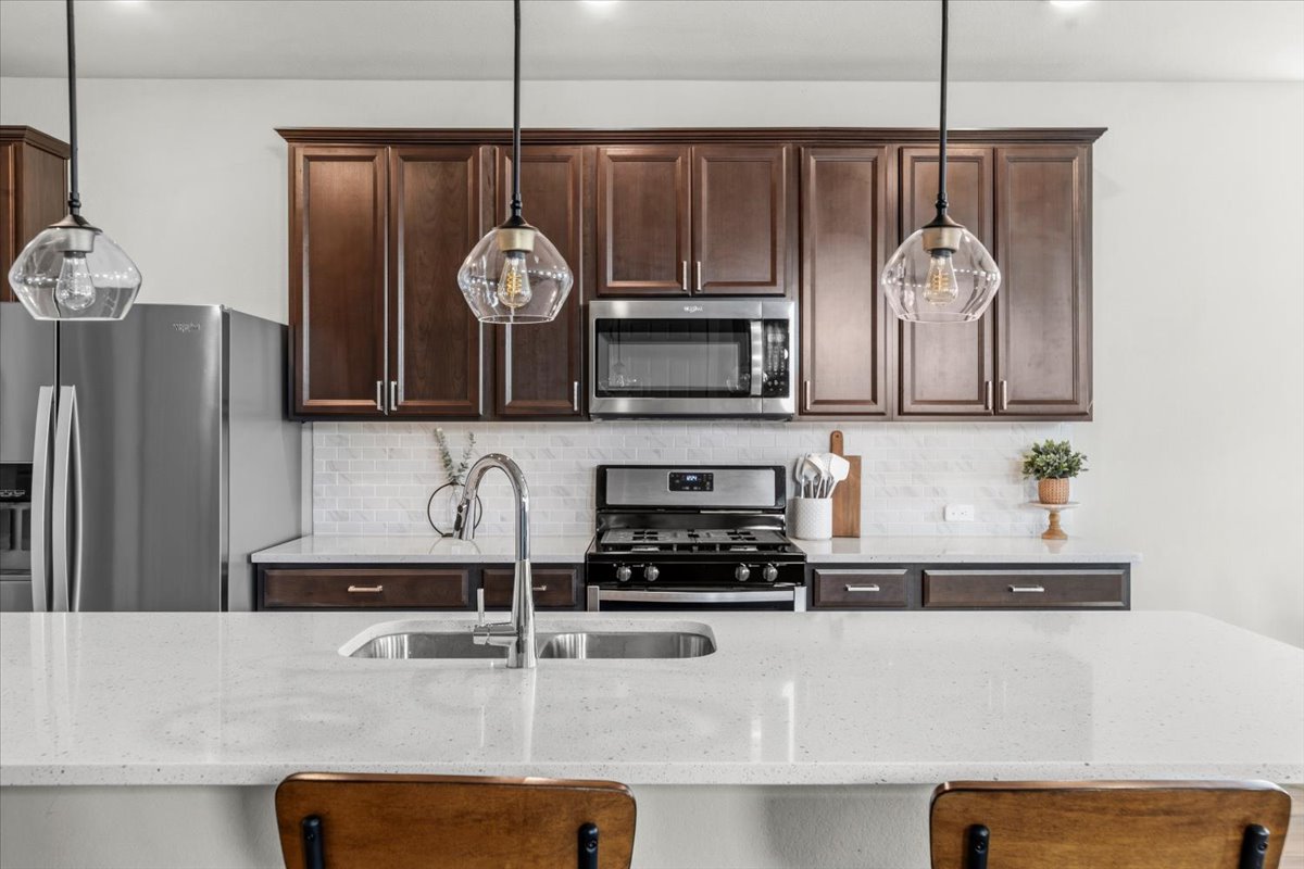 7415 Travertine Spring Drive Austin, TX 78744 - Photo 7 of 30