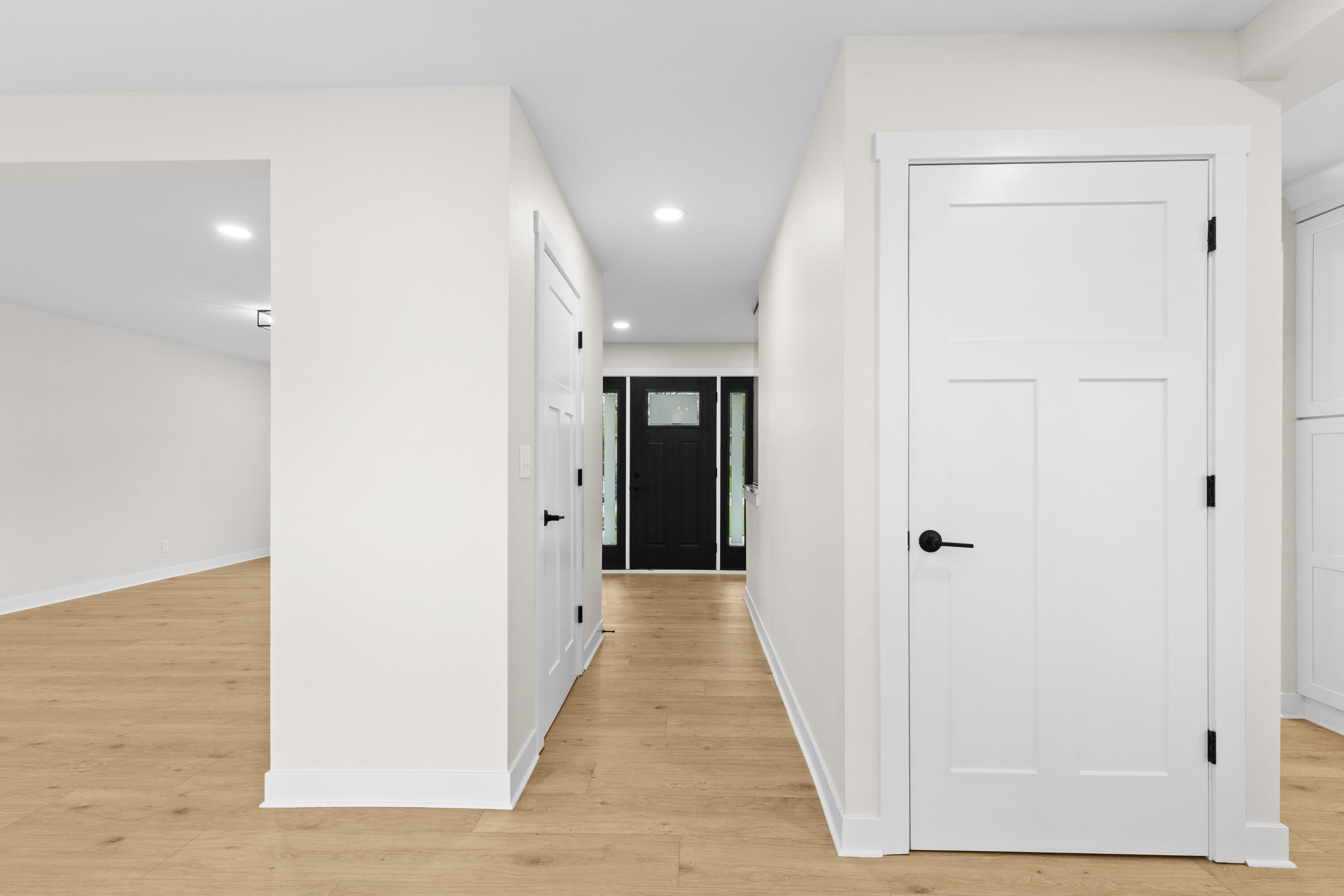 7693 Overlook Drive Greendale, WI 53129 - Photo 11 of 45 Hallway