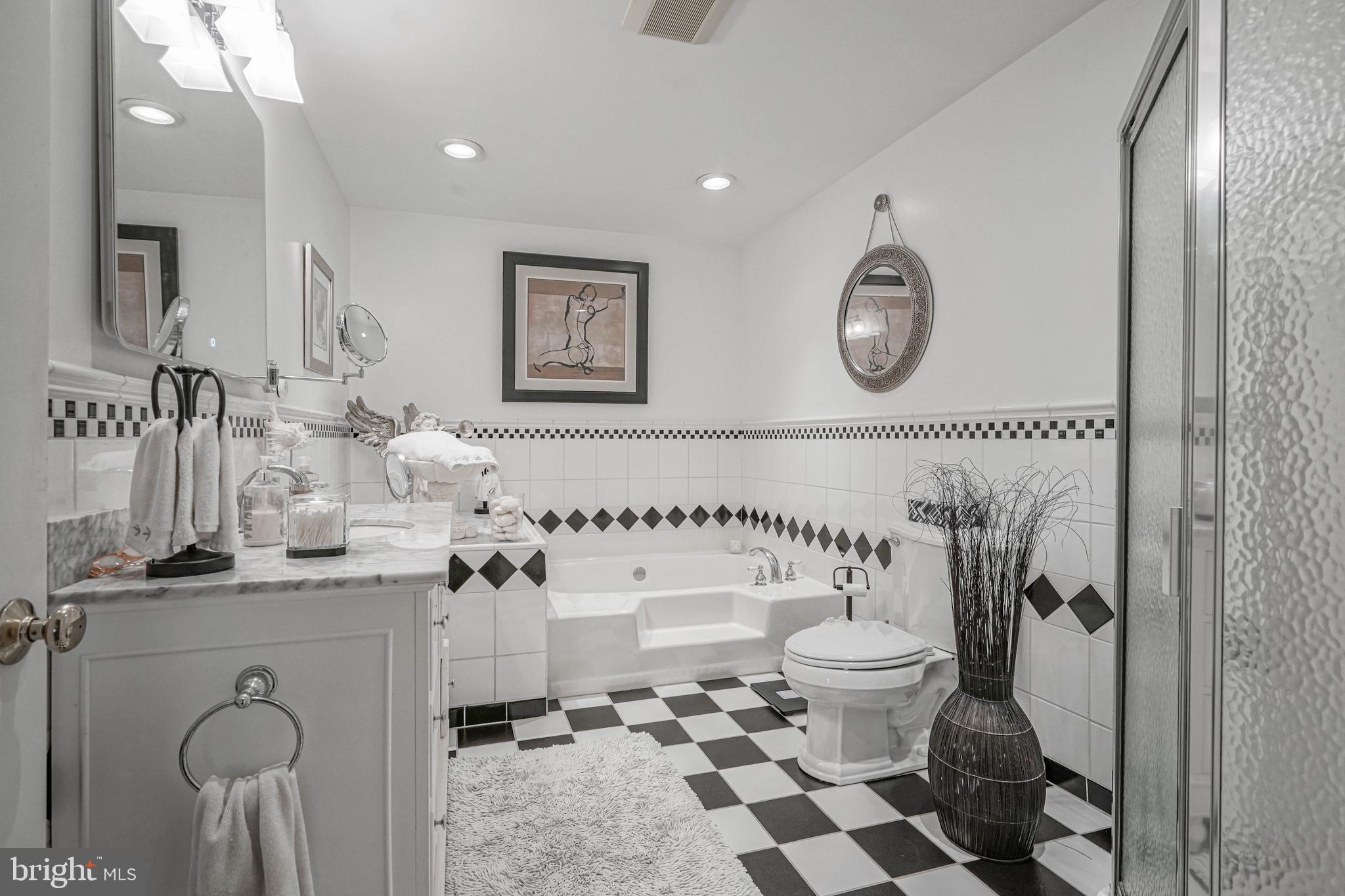 121 Princeton Road Pennsville, NJ 08070 - Photo 34 of 48 hallway bath