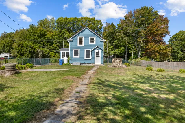 $365,000 | 270 Gay Hill Road, Montville, CT 06382