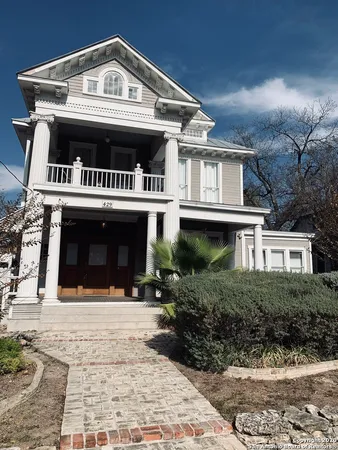 $1,700 | 429 West Mistletoe Avenue, Unit 101, San Antonio, TX 78212