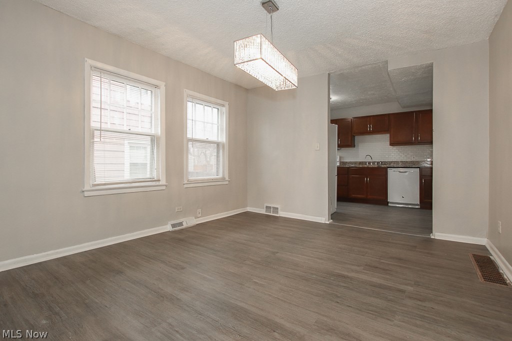 17705 Winslow Road Cleveland, OH 44120 - Photo 7 of 32 Gallery Image 7