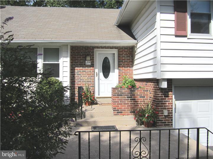 104 Gillin Road Ambler, PA 19002 - Photo 2 of 23 Gallery Image 2