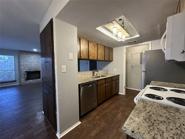 $1,750 | 1305 Camp Craft Road, Unit D, West Lake Hills, TX 78746