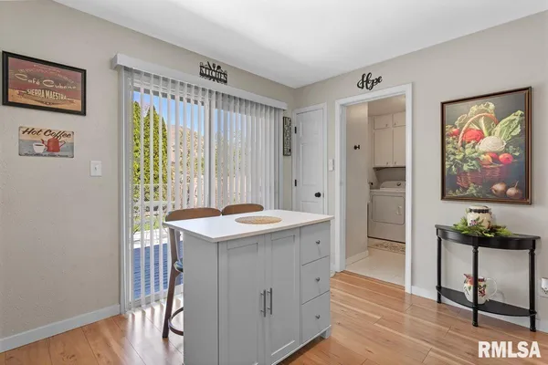 $259,900 | 97 McCarthy Drive, Springfield, IL 62702