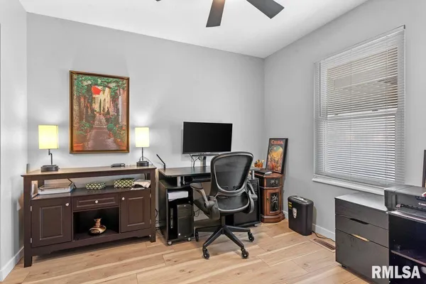 $259,900 | 97 McCarthy Drive, Springfield, IL 62702