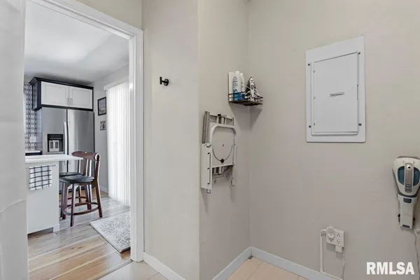 $259,900 | 97 McCarthy Drive, Springfield, IL 62702