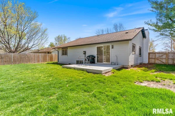 $259,900 | 97 McCarthy Drive, Springfield, IL 62702