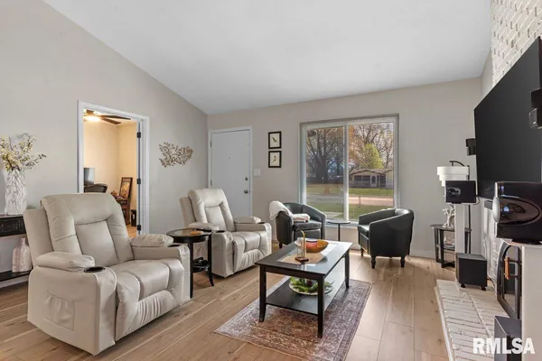 $259,900 | 97 McCarthy Drive, Springfield, IL 62702