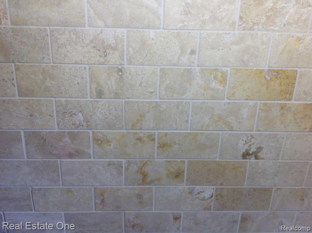 3711 Loon Lake Road Wixom, MI 48393 - Photo 24 of 40 CUSTOM BACK SPLASH