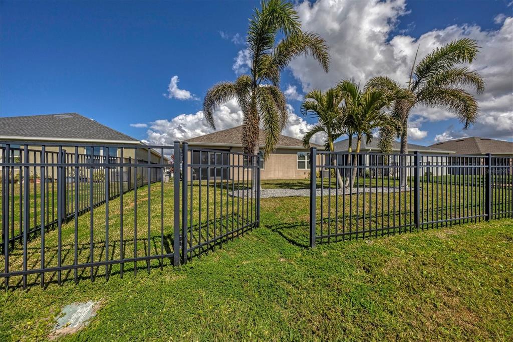 8969 Mondial Court Venice, FL 34293 - Photo 4 of 30