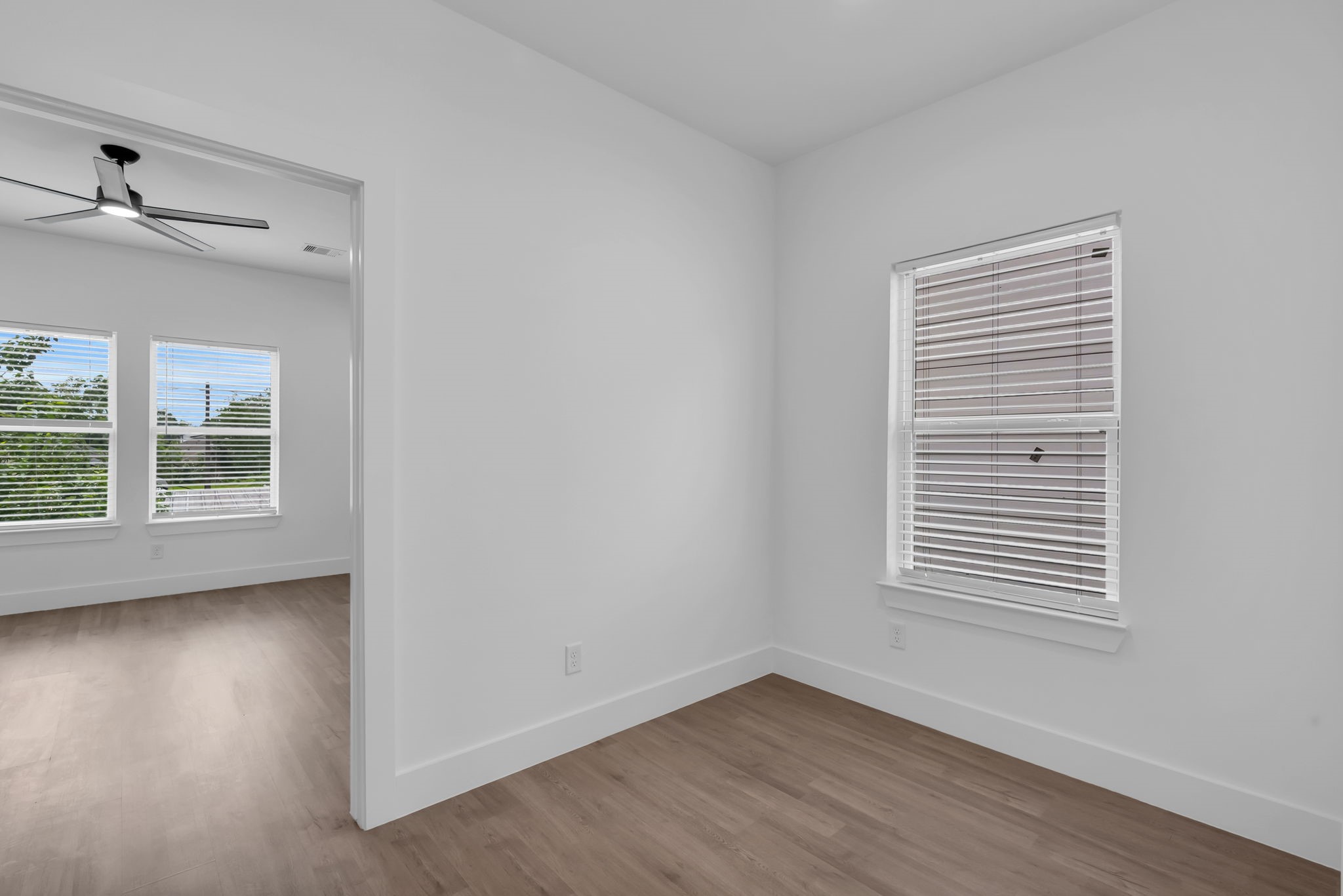 8136 Chateau Street Houston, TX 77028 - Photo 30 of 46 Another view of flex room
