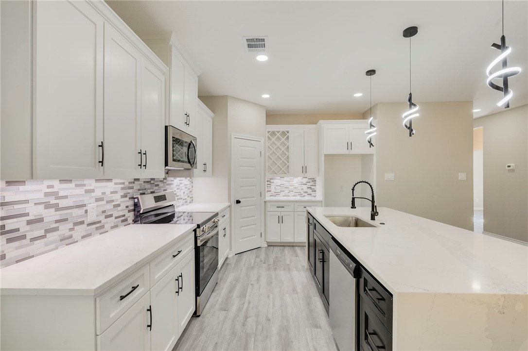 1612 Robeson Street Bryan, TX 77803 - Photo 4 of 20