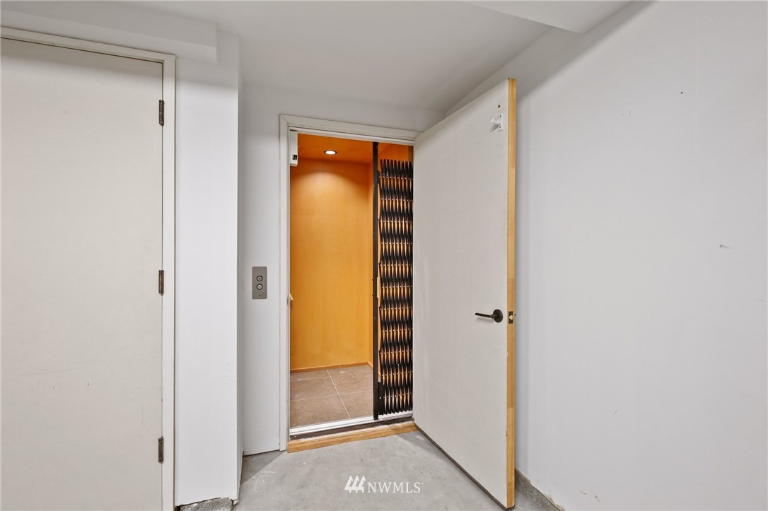 423 Ward Street Seattle, WA 98109 - Photo 32 of 39 a view of front door