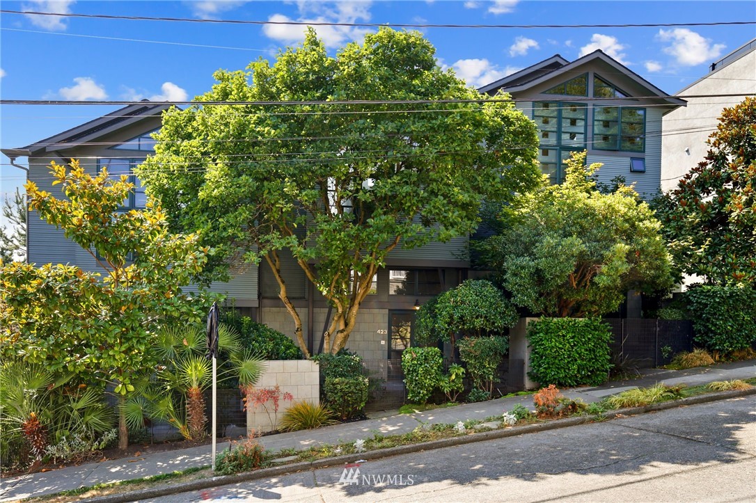 423 Ward Street Seattle, WA 98109 - Photo 35 of 39 front view of a house with a street