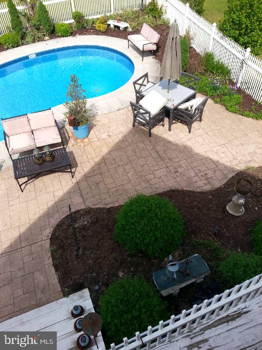 16 Central View Road Dillsburg, PA 17019 - Photo 10 of 54 Summertime pool photo