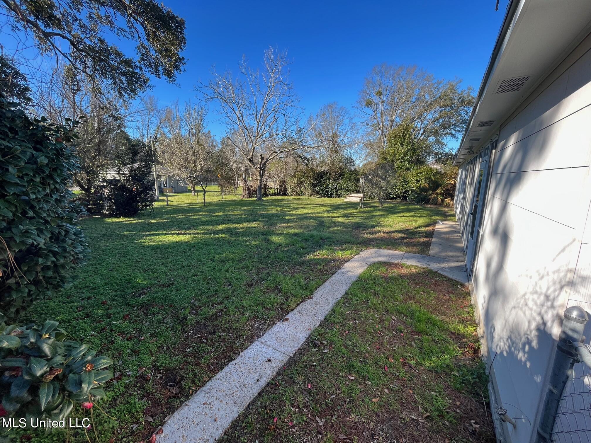 1765 Ridgeway Drive Biloxi, MS 39531 - Photo 22 of 32 IMG_1218