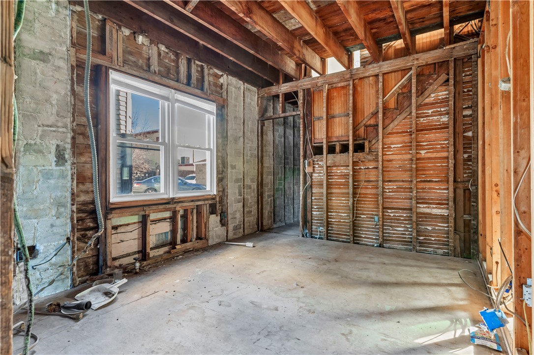 36 Fairmount Street Woonsocket, RI 02895 - Photo 4 of 32