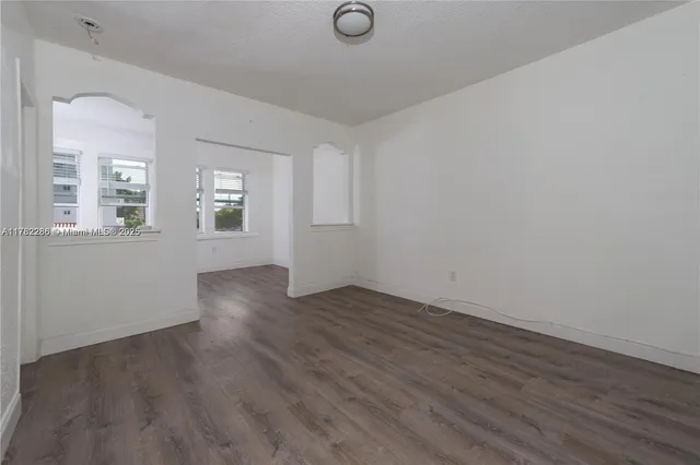 $1,550 | 501 Southwest 6th Court, Unit 215, Miami, FL 33130