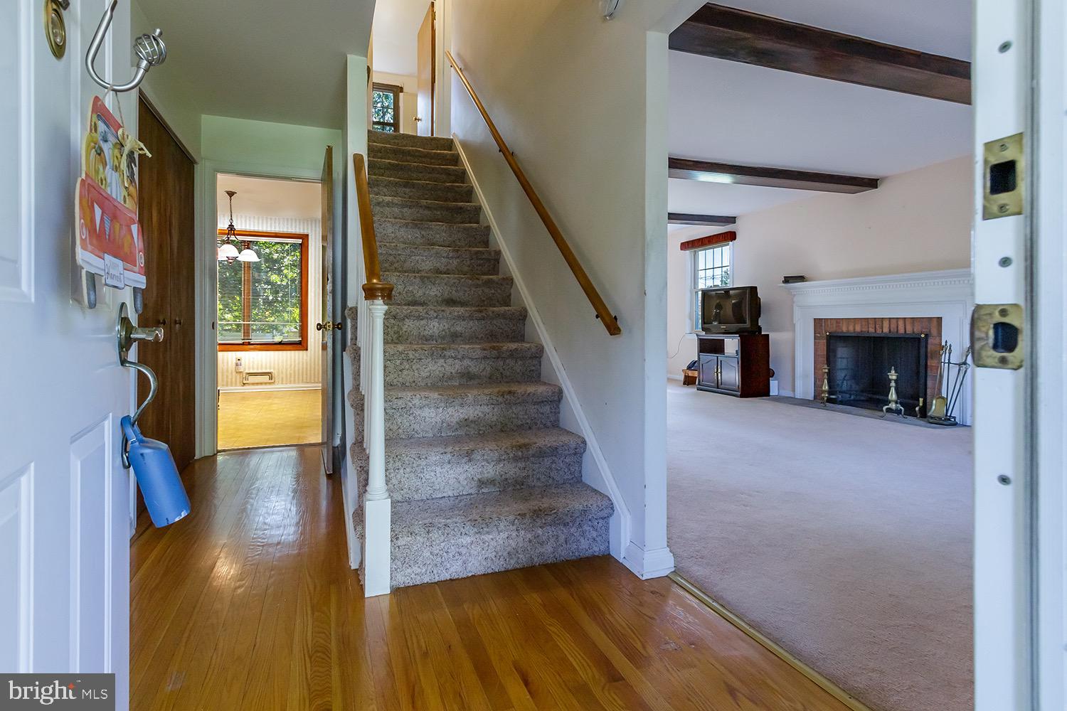 908 Hilltop Road Cinnaminson, NJ 08077 - Photo 18 of 30 Stair to second level