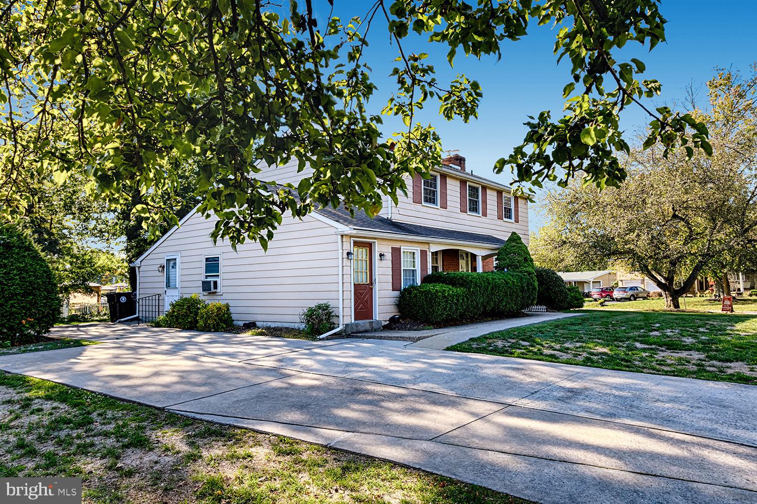 908 Hilltop Road Cinnaminson, NJ 08077 - Photo 2 of 30 Plenty of Parking