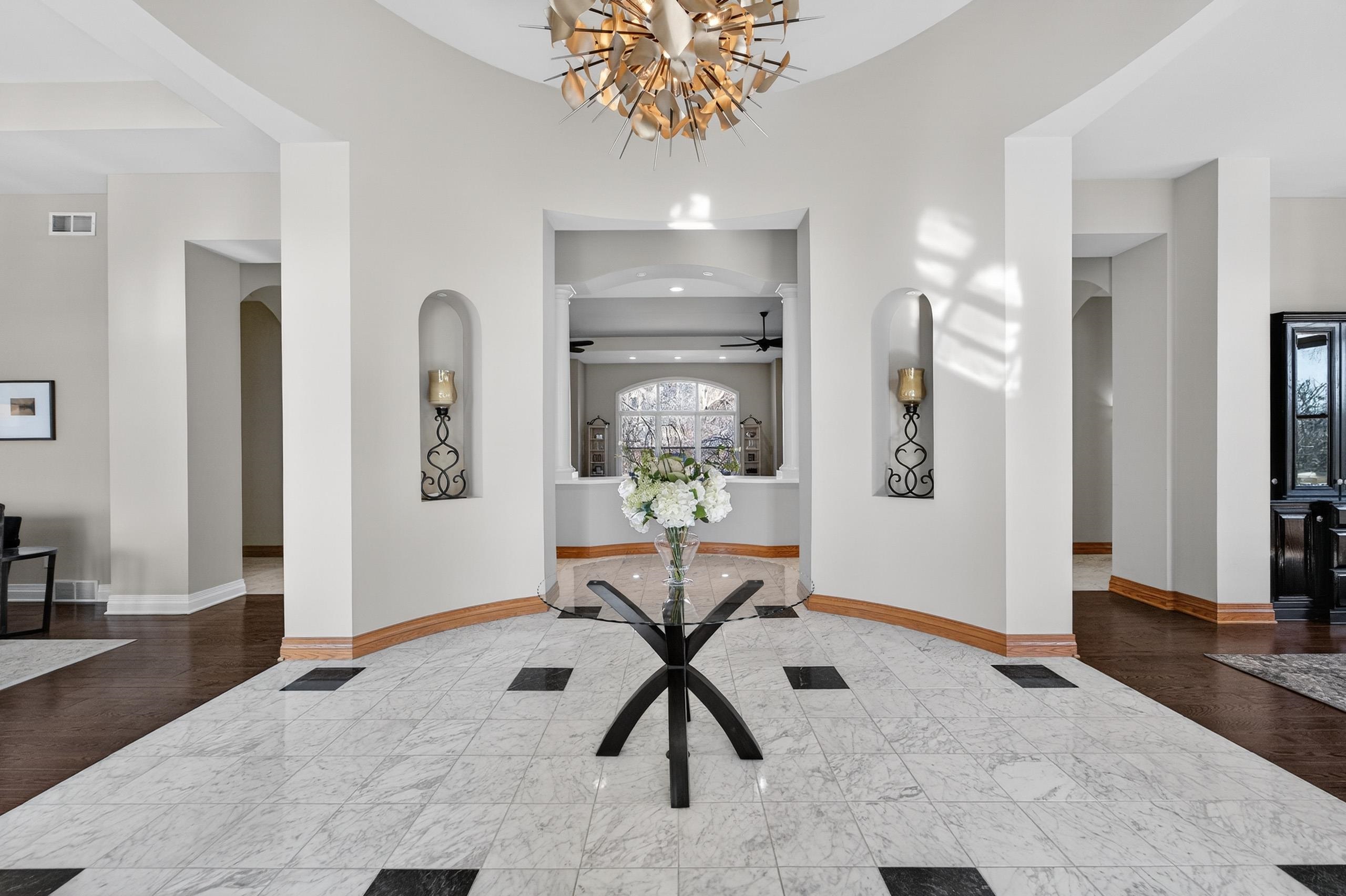 4606 Signature Drive Middleton, WI 53562 - Photo 4 of 95