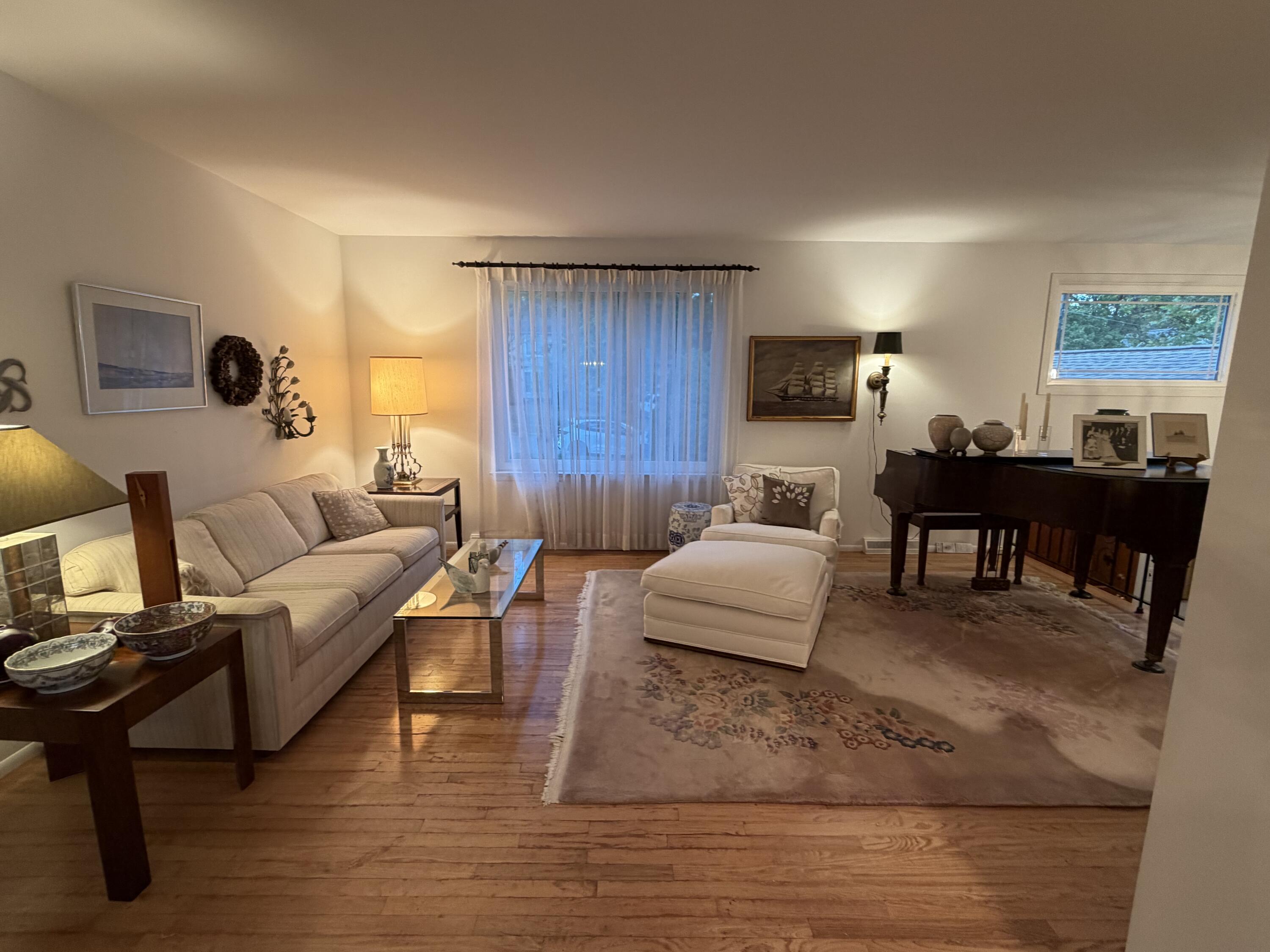 584 Reed Street Northville, MI 48167 - Photo 4 of 37 IMG_4034