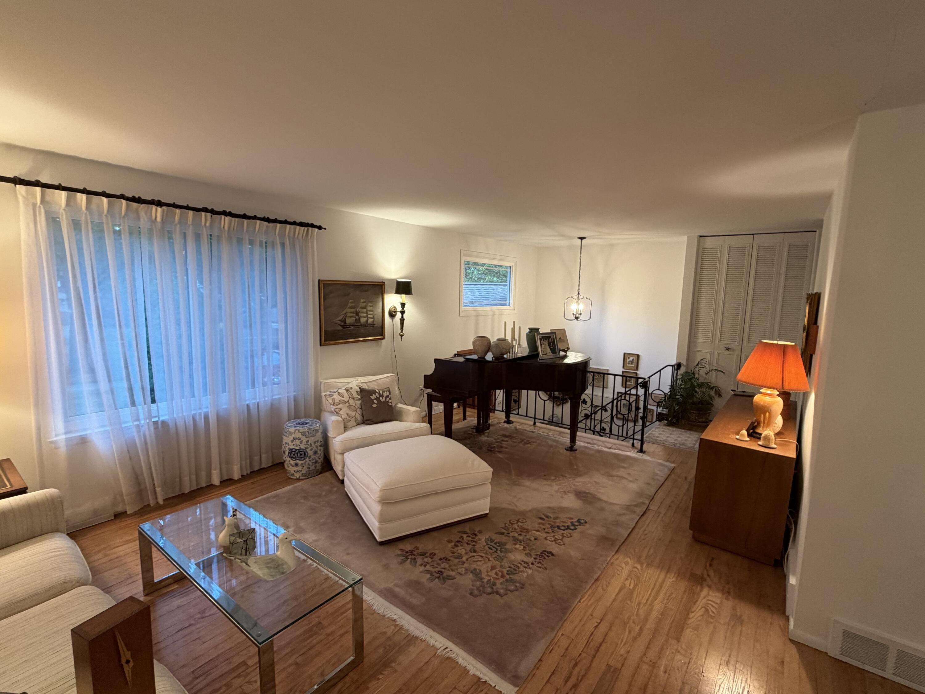 584 Reed Street Northville, MI 48167 - Photo 7 of 37 IMG_4032