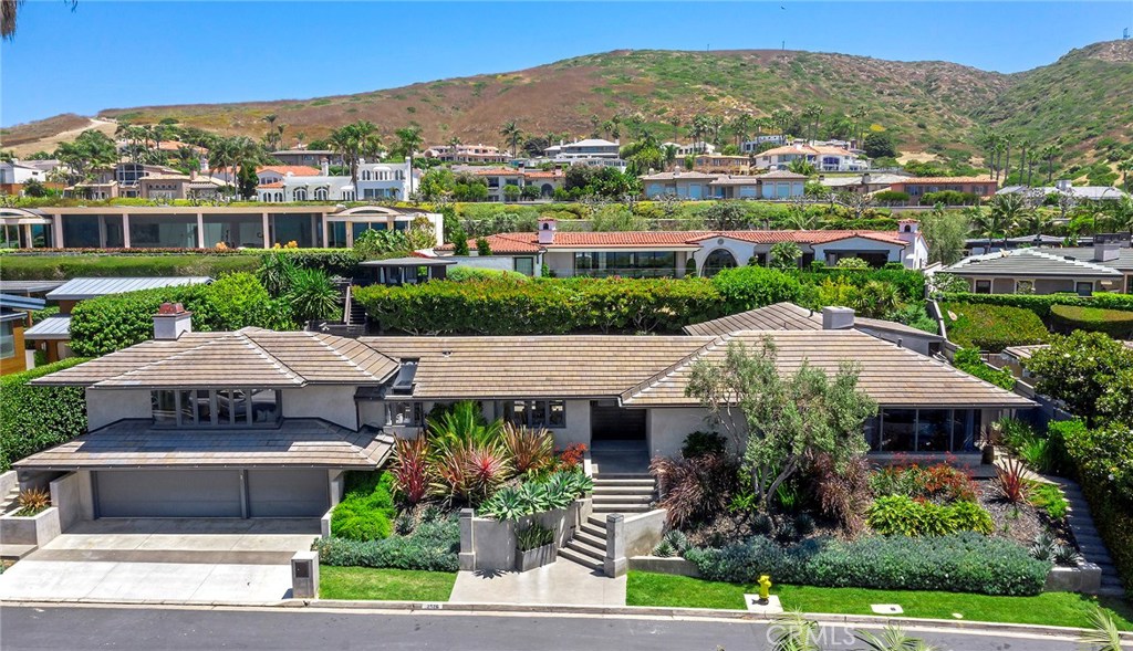 2526 Monaco Drive Laguna Beach, CA 92651 - Photo 3 of 59