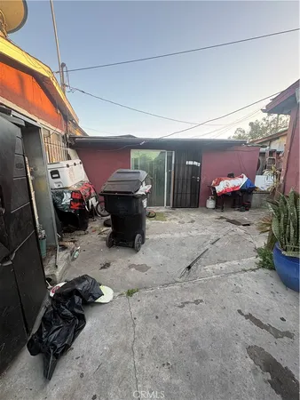 a view of a garage