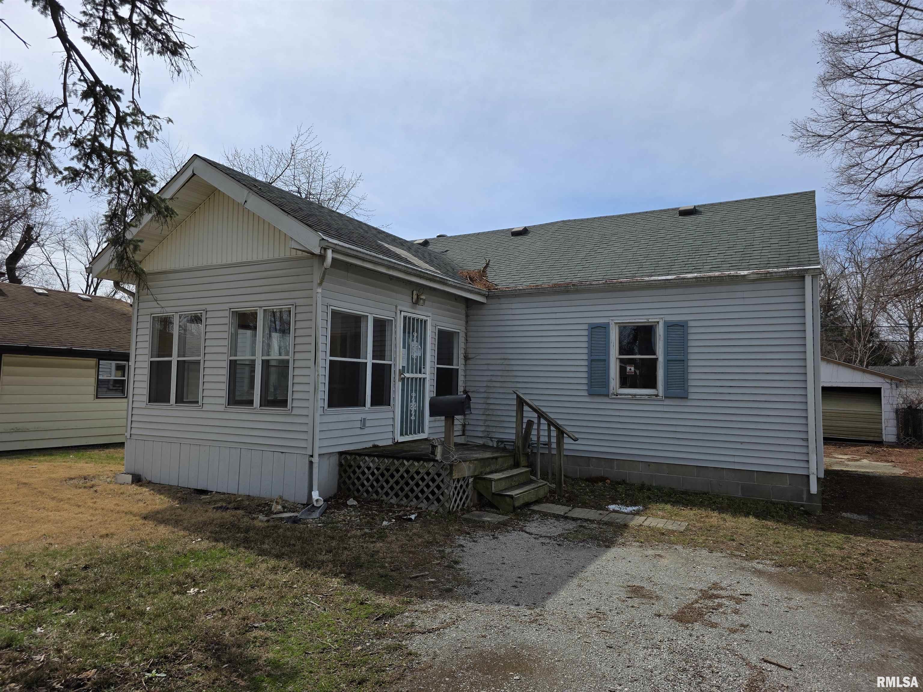 3357 South 3rd Street Springfield, IL 62703 - Photo 2 of 25