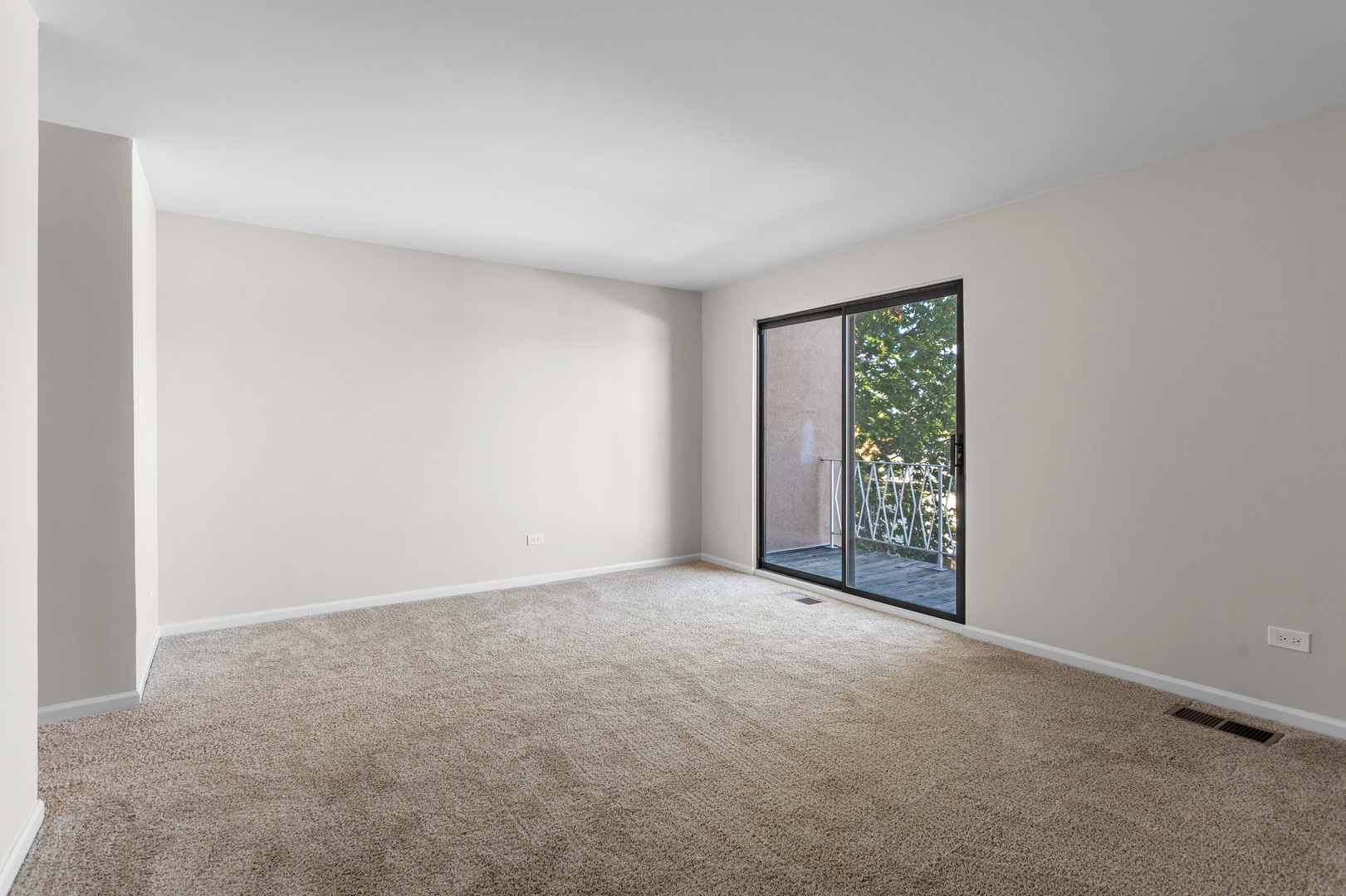 9247 Ballard Road Des Plaines, IL 60016 - Photo 10 of 18 Gallery Image 10