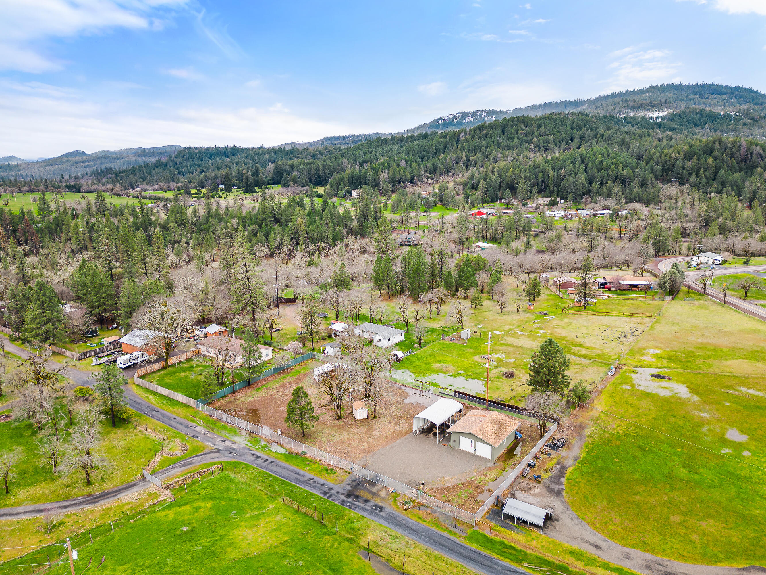 40 Drake Road Shady Cove, OR 97539 - Photo 1 of 10 5