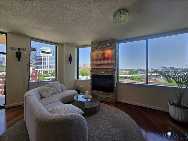 $3,000 | 1101 Haxall Point, Unit 815, Richmond, VA 23219