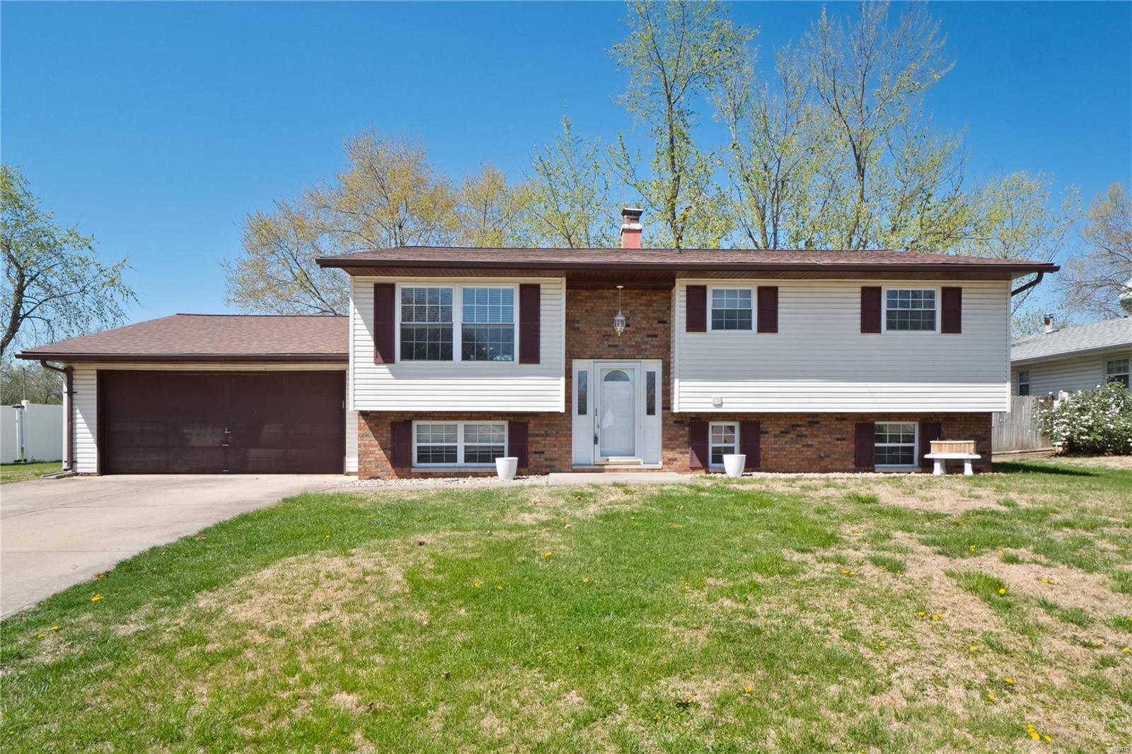 403 Roland Avenue New Baden, IL 62265 - Photo 1 of 35 Gallery Image 1