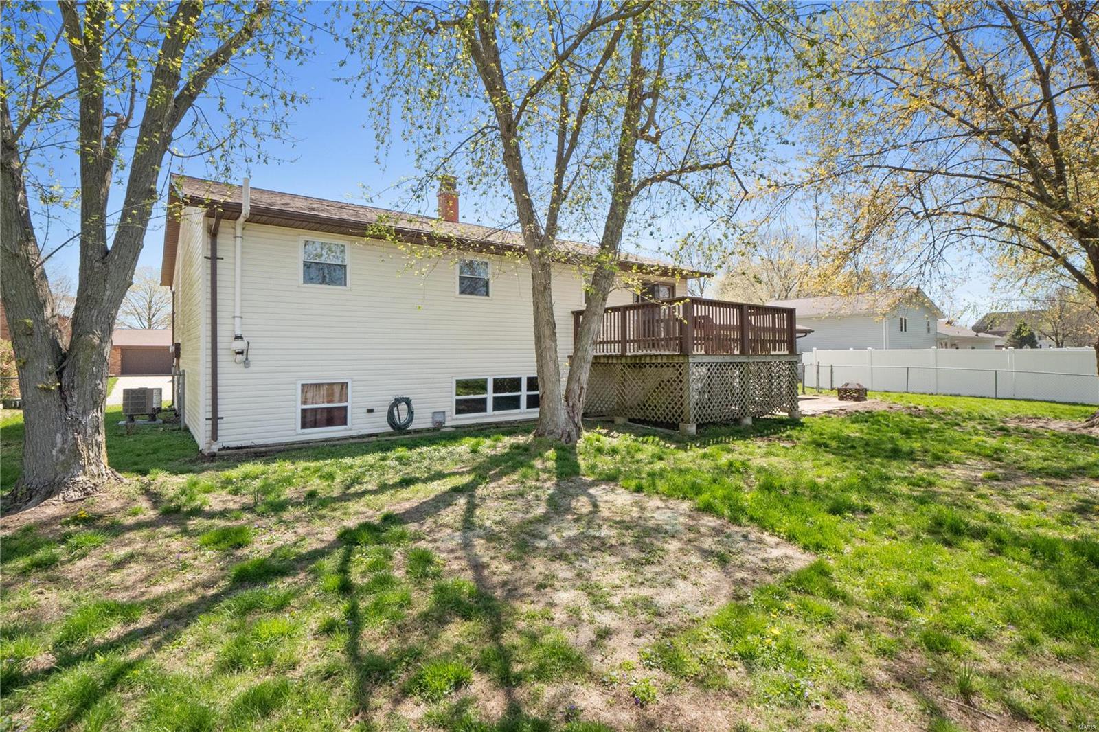 403 Roland Avenue New Baden, IL 62265 - Photo 4 of 35 Gallery Image 4