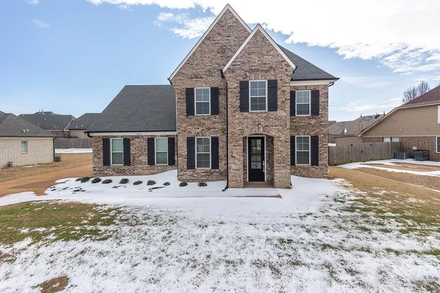 $300,000 | 185 Heritage Lake Drive, Memphis, TN 38109