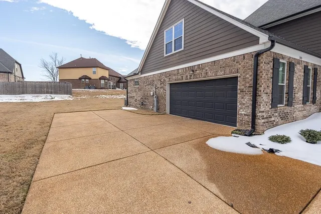 $300,000 | 185 Heritage Lake Drive, Memphis, TN 38109